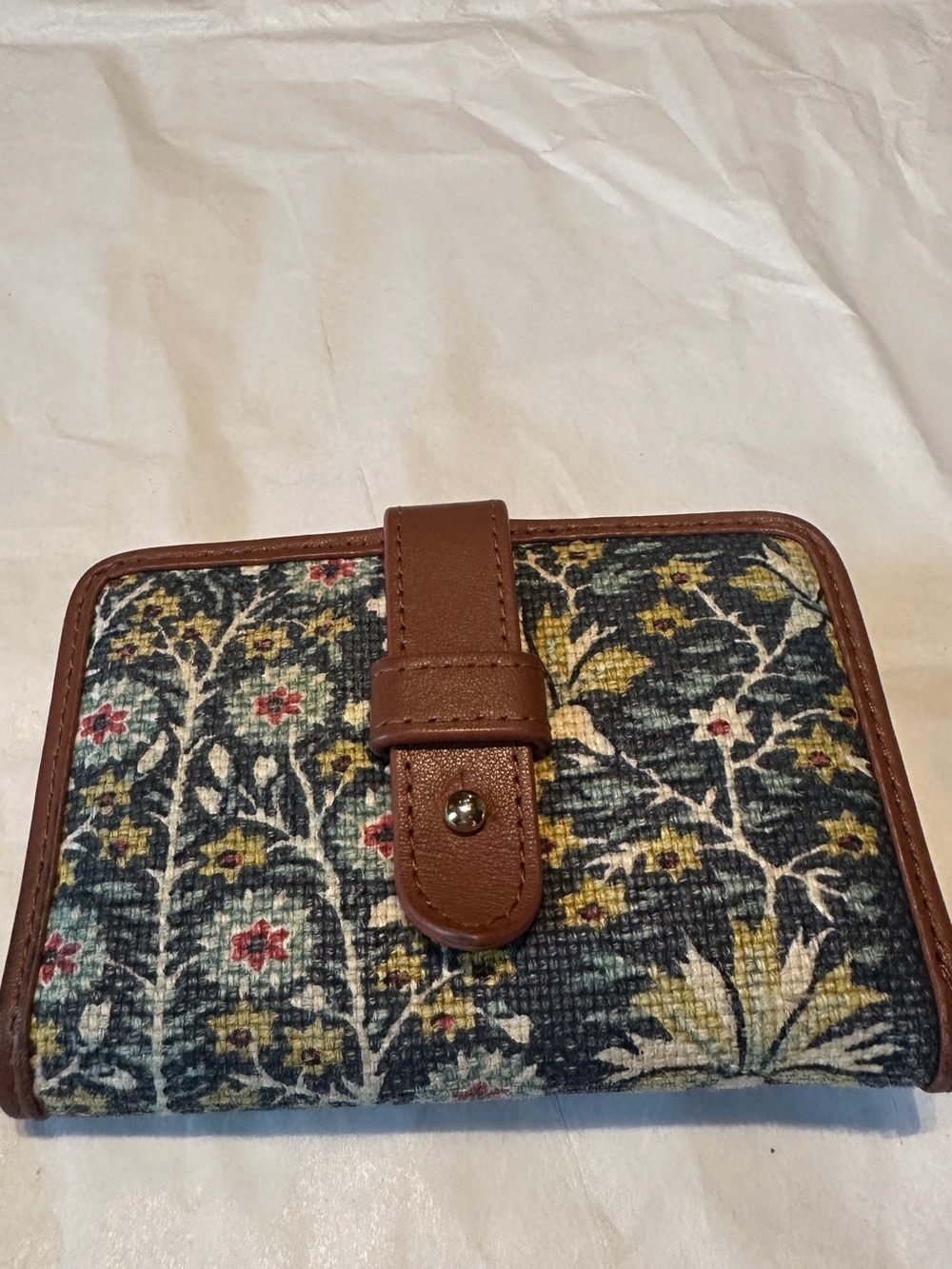 Spartina 449 Natural Linen Compact Wallet in Cream